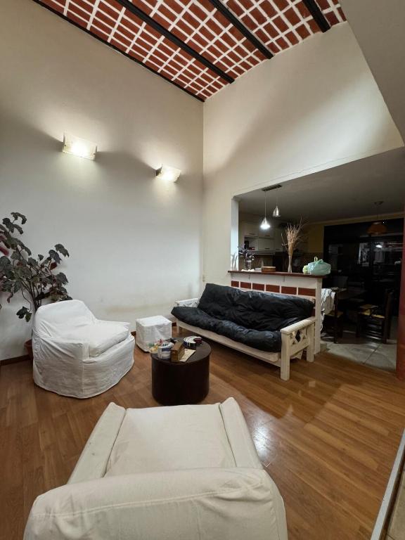 Casa 2 hab, cerca del centro y costanera - 3