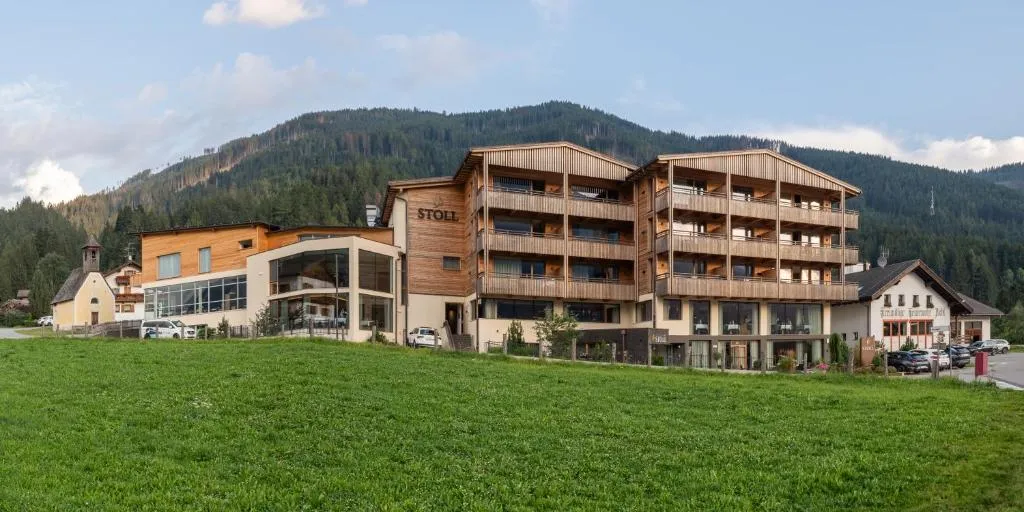 Alpine Nature Hotel Stoll, מלון בואלה די קאסיאס