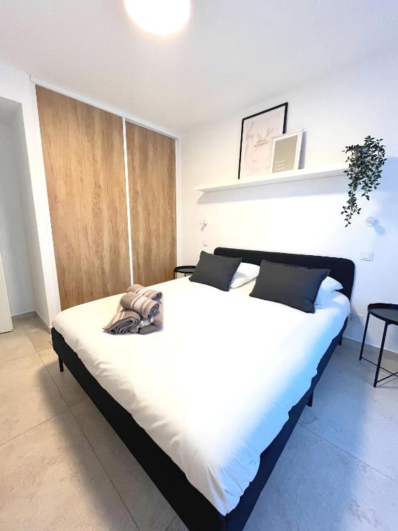 Magnifique appartement au dessus des halles de Hyeres, coeur de ville - 1