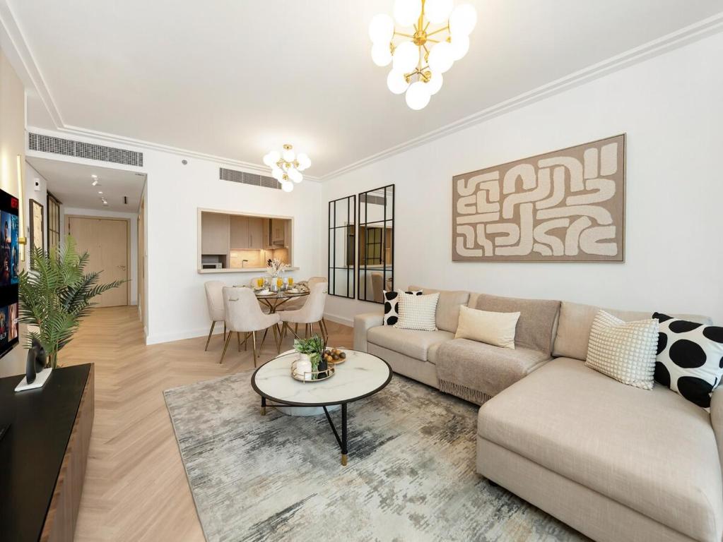 Stylish 1BR plus Study Burj View Apartment with Dubai Mall Connect, Dubaï