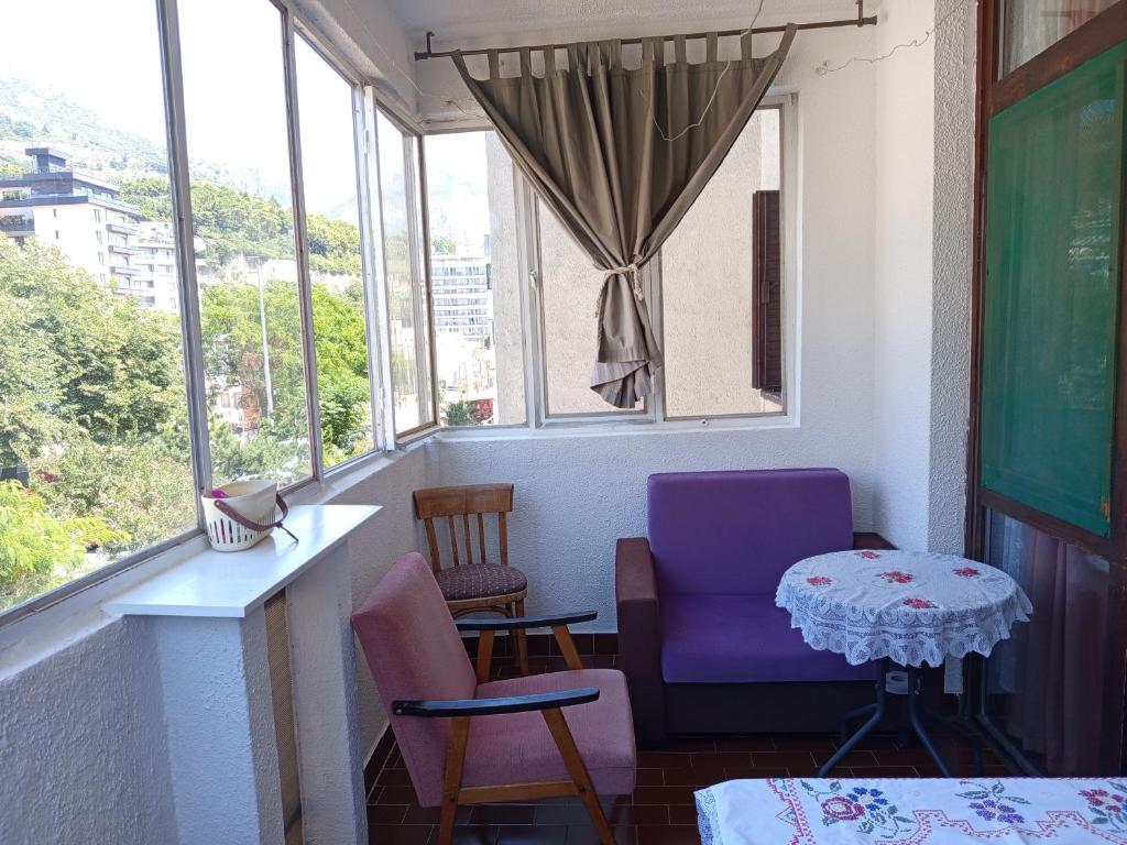 Step to the Sea, Ravno do Plaže, Sutomore