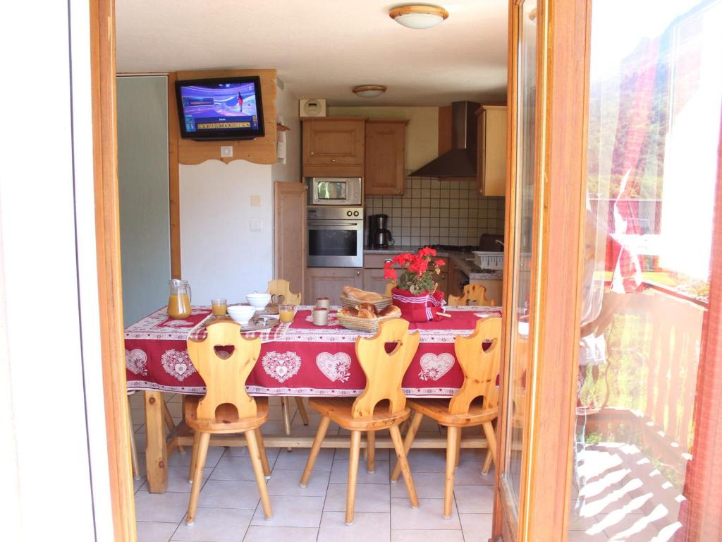 4 pièces, 10 personnes, balcon sud, animaux acceptés - FR-1-263-184, Valloire