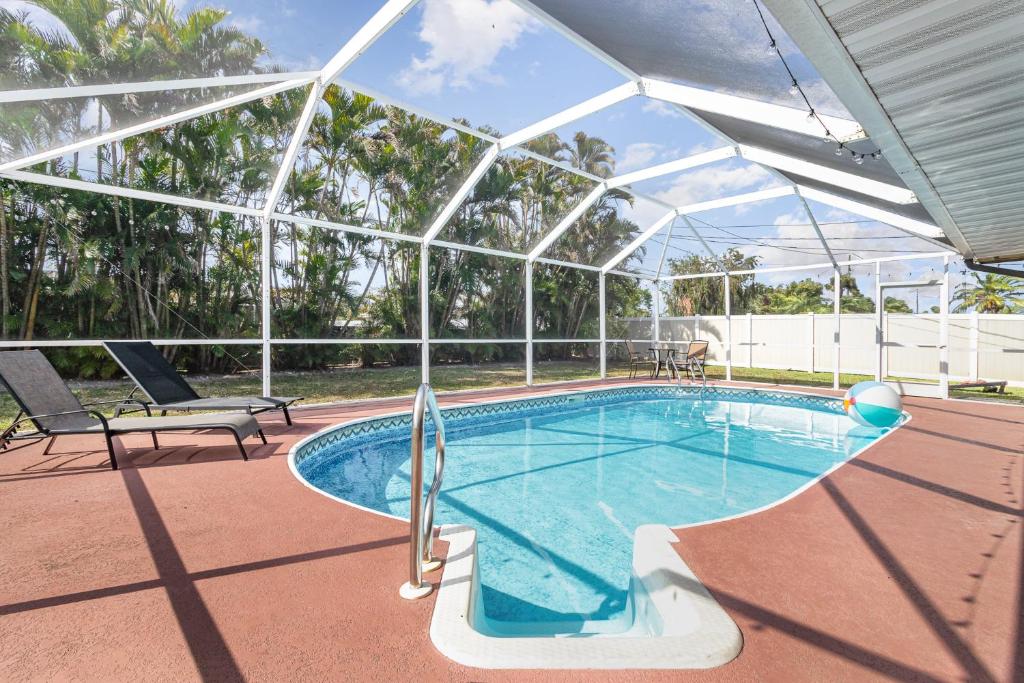 Latitude Adjustment, Cape Coral