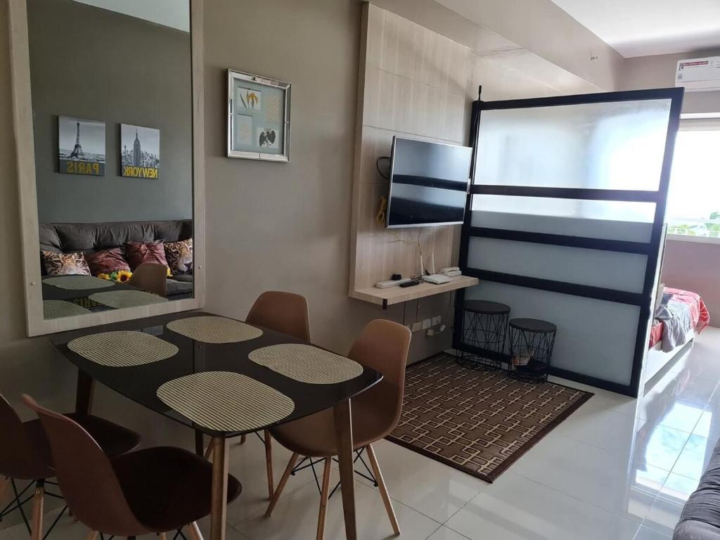 타가이타이 시티 프로퍼의 아파트먼트 35m² 침실 1개 프라이빗 욕실 1개 L&J Cozy Little Nest Tower5 SMDC Wind Residences 전경