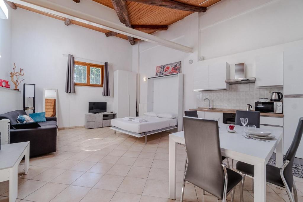 GuestHost - Studio Apartment near Campus Einaudi, Turin