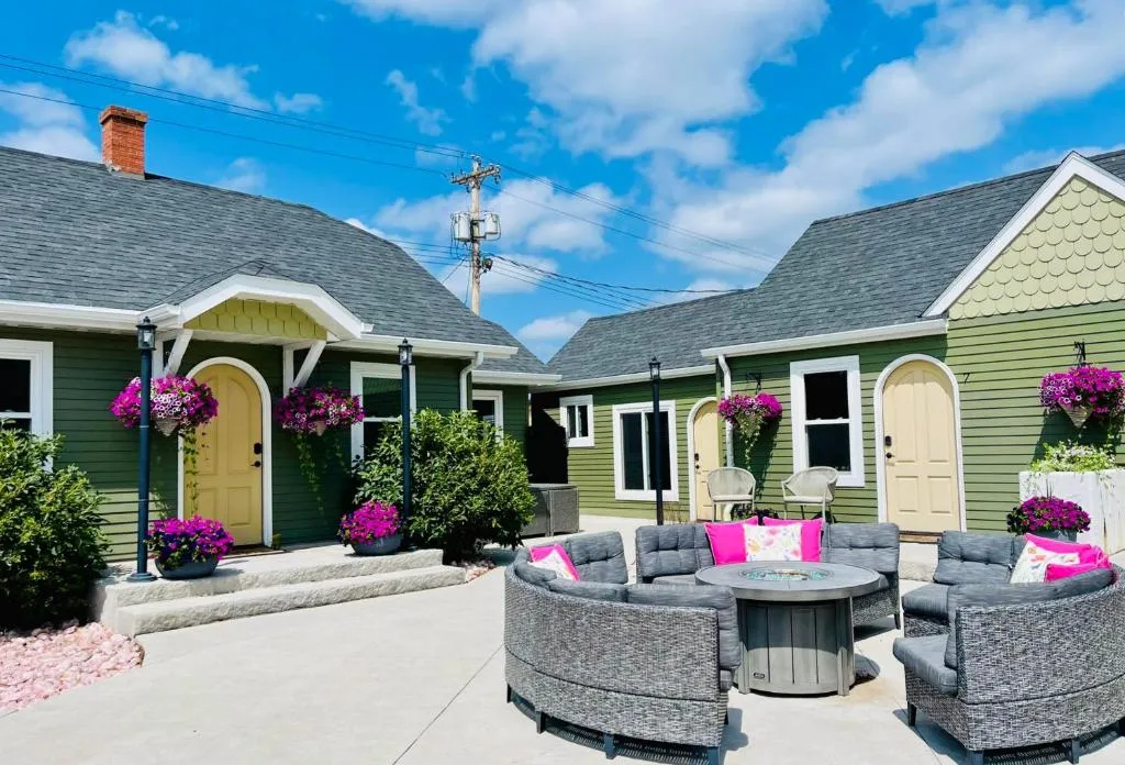 EO Bungalows, Black Hills, hotel in Custer