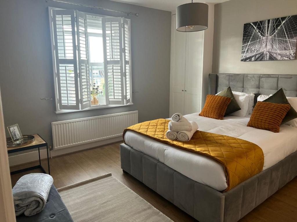 Stunning 1Bed Flat with River Thames View, Kingston upon Thames