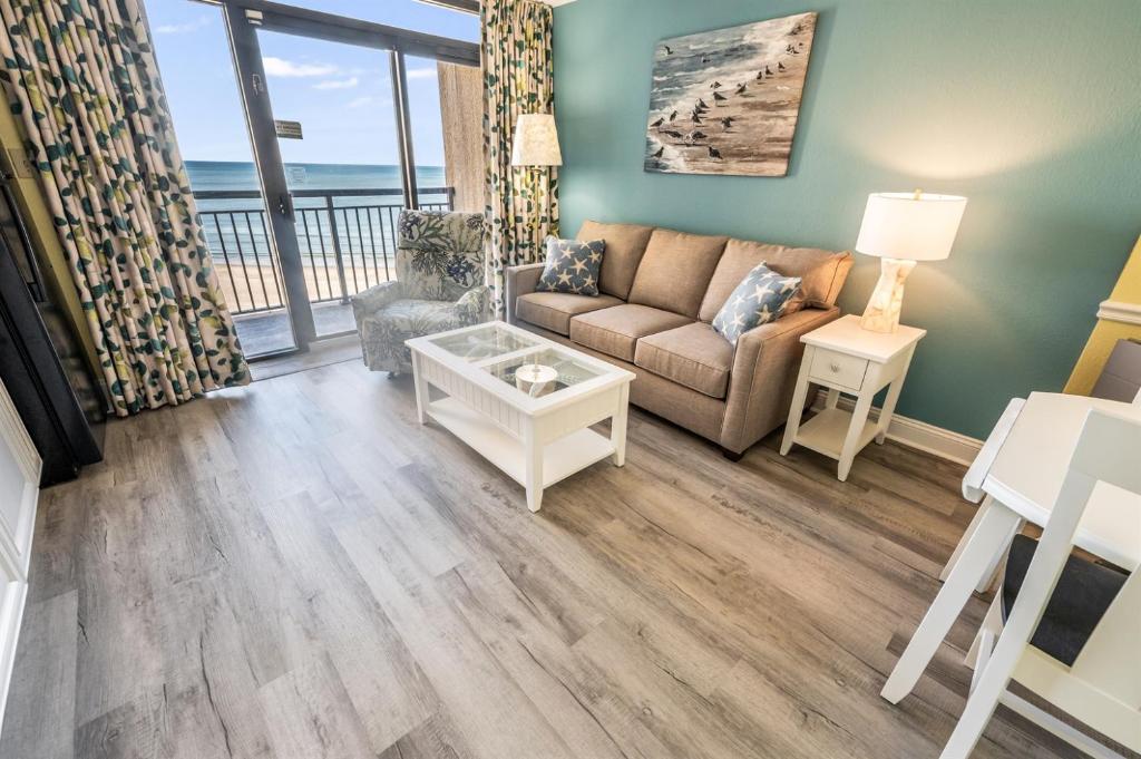 New Ocean Front with, Great Decor Updated Kitchen!, Myrtle Beach