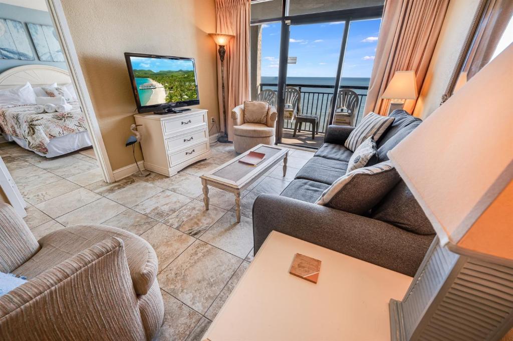 Stunning Views! 2BR Oceanfront,Beach Cove & pools, Myrtle Beach