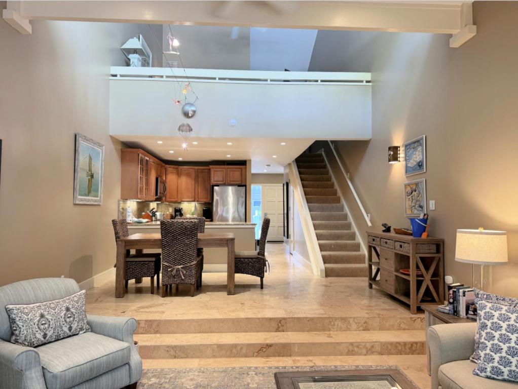 Harbourtown, Bikes, Grill, STC247, Hilton Head Island