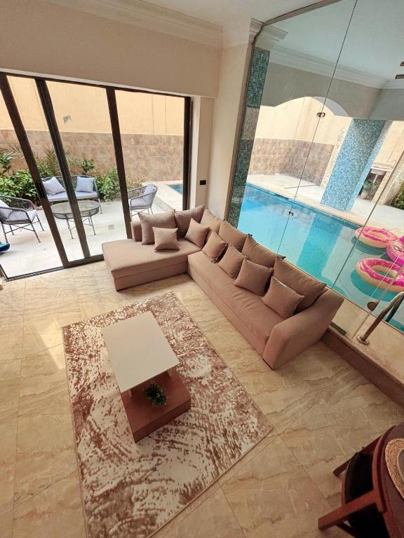 2 Bedroom Private pool apartment in new cairo families only no visitors allowed, Káhira