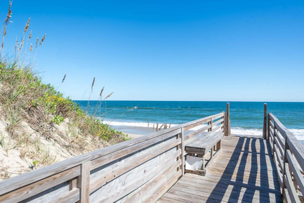 C0629 Into the Mystic - Condo, Short Walk to Beach, Community Pool, Tennis, Corolla