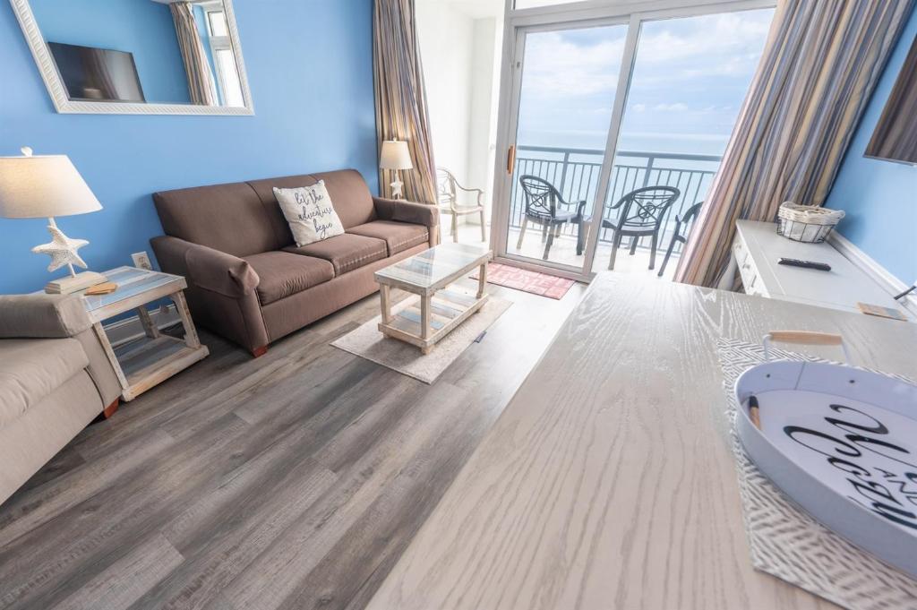 Amazing Direct Oceanfront Views - Luxurious Suite!, Myrtle Beach
