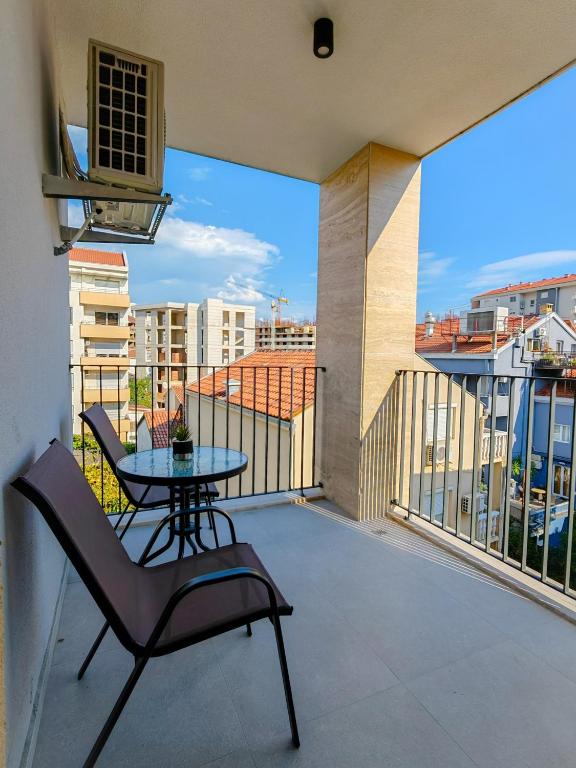 Modern City Apartment Budva 4-Central Location,5 min to Beach, Budva