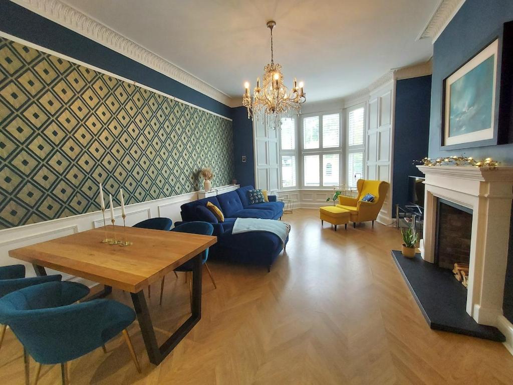 Spacious Edinburgh Home with Easy Access to Airport & City Centre, Edinburgh