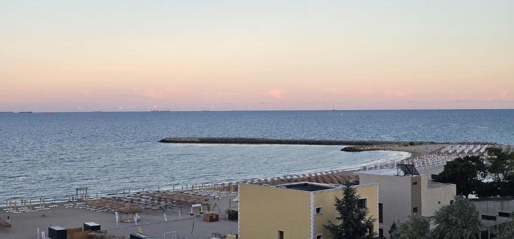 Turquoise by the sea 2, Constanţa