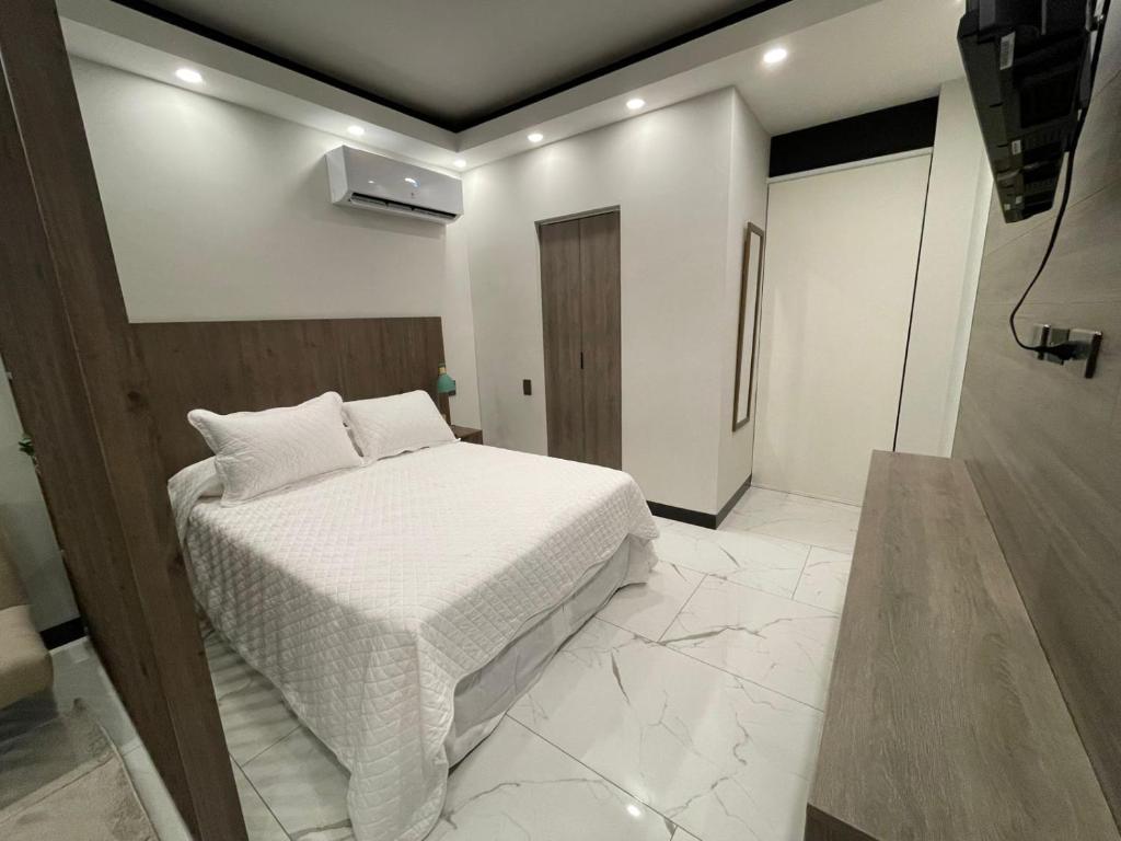 Monoambiente lujoso en equipetrol - 3