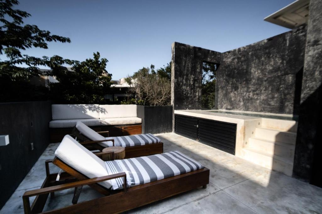 Luxury Trio Villas, 7 Pools, 12 BRs, 32 Pax - 2