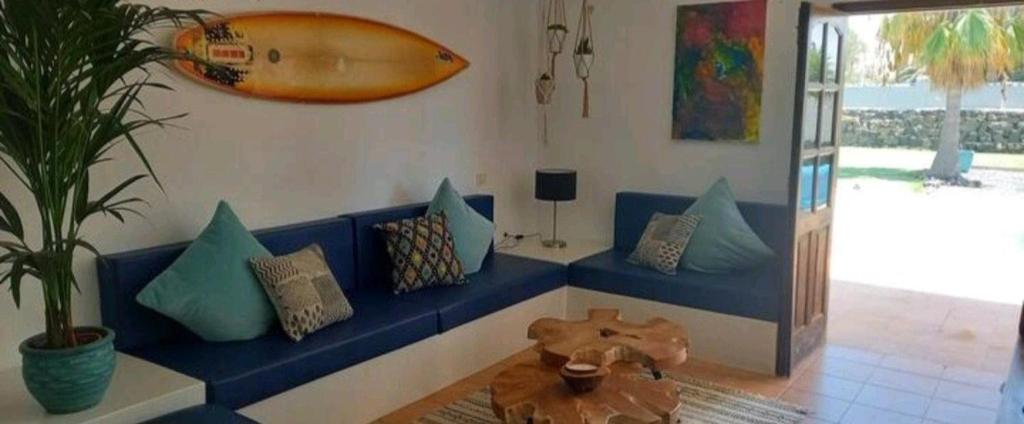 Lajares Villa-Sleeps 6-Free Parking-Playground - 4