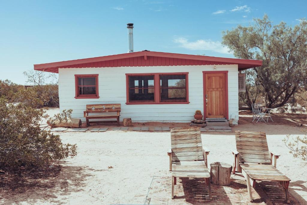Private, peaceful cabin in North Joshua Tree, Sunfair Heights