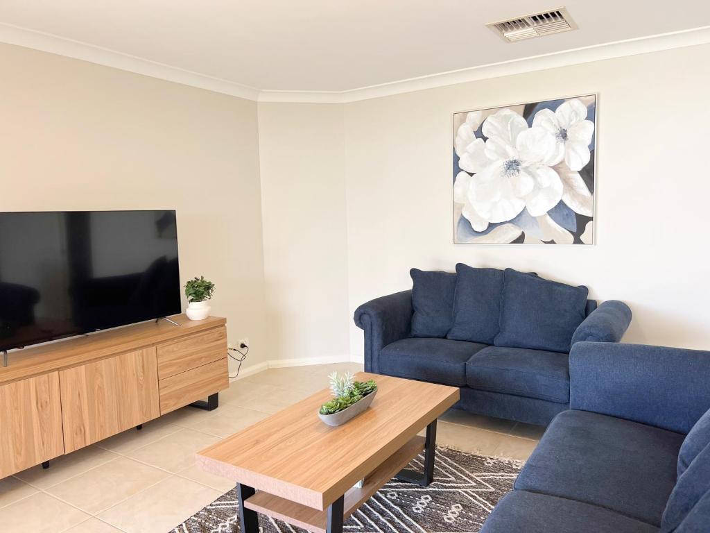 Yarrawah Crescent, Lake Albert