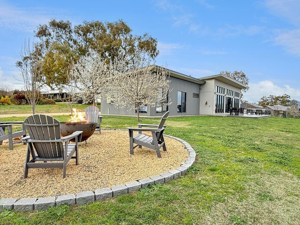 The Iron Pear - Pet Friendly with Country Views, Mansfield