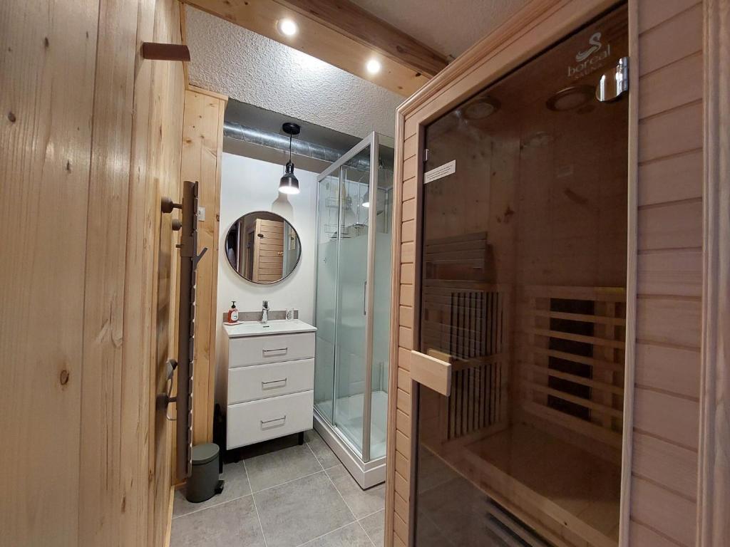Studio 28m² 4 pers, sauna, pied des pistes - FR-1-516-223 - 3