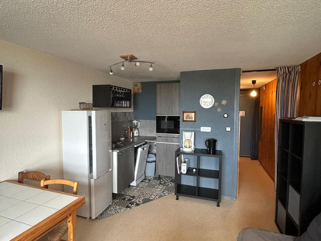 Studio Central à Super Besse, Proche Pistes et Commodités - FR-1-814-4, Besse-et-Saint-Anastaise