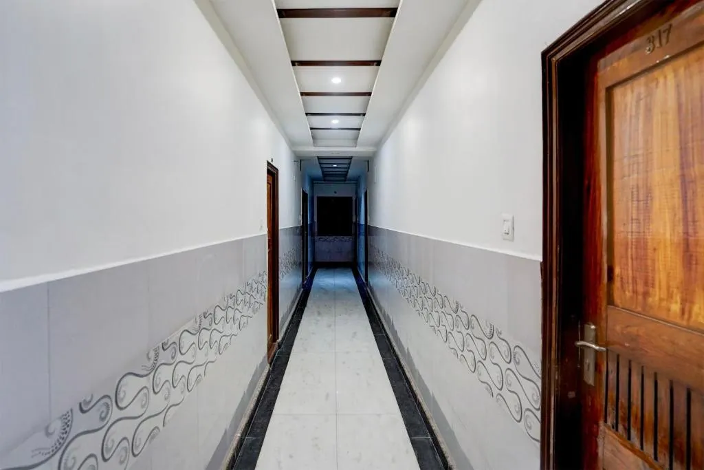 Super Collection O Kanpur Central Railway Junction Formerly Maharaja Palace, hotel in Kānpur