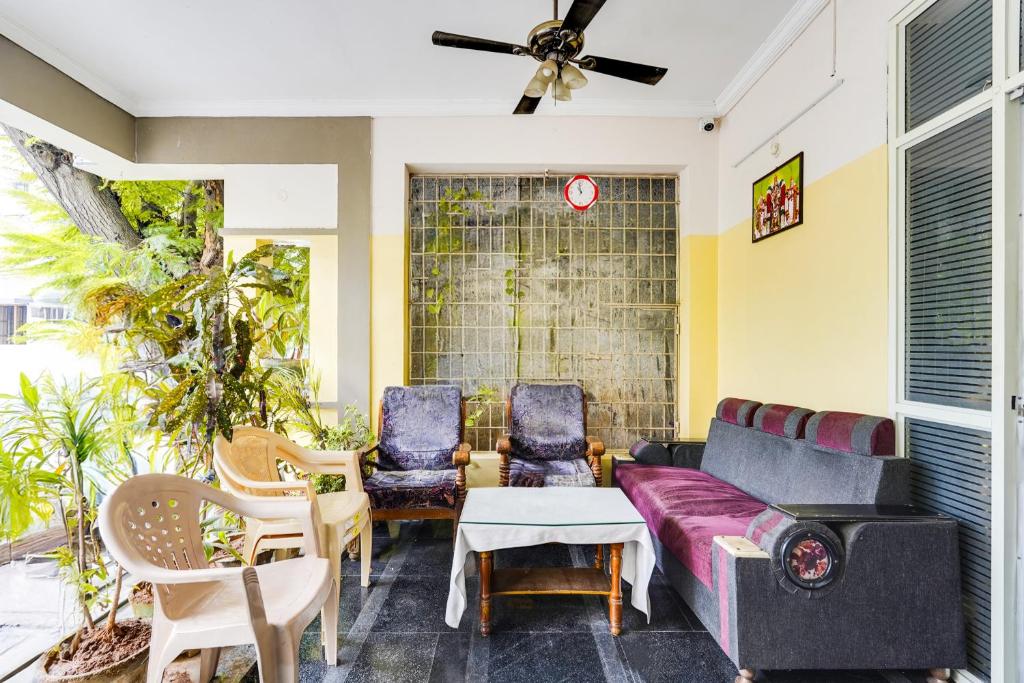 Hotel O Karakambadi Road Near Leela Mahal Circle フロント・ロビー