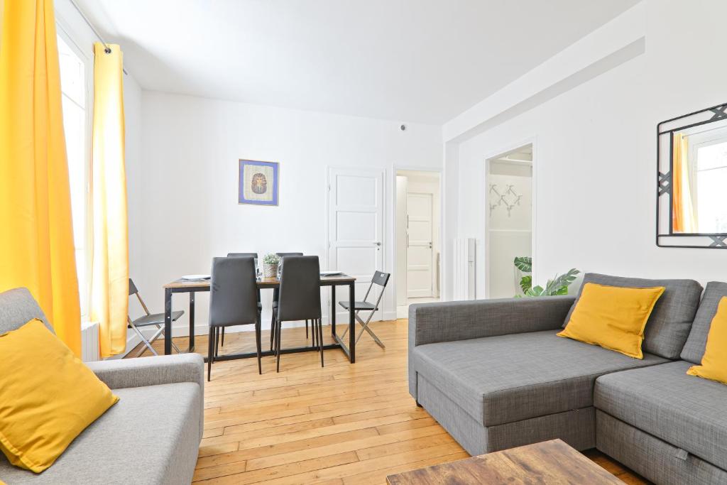 Near Eiffel Tower Luxurious 1 Bedroom Apartment with Free Netflix - 2