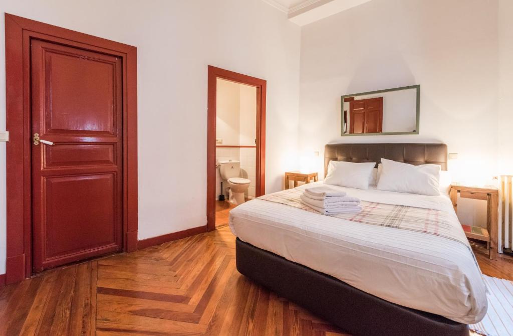 Apartamentos Madrid Centro W photo
