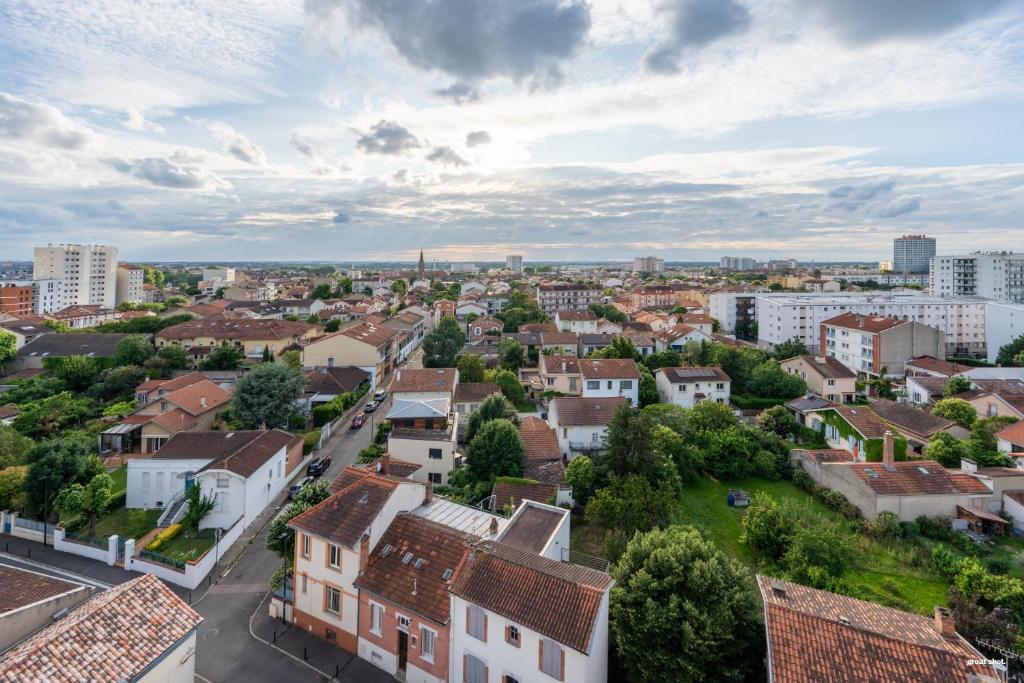 Toulouse Appartment 3 bedrooms balcony panoramic view - 10 min Train station & Metro - 2