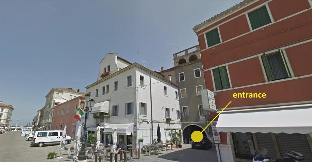 Second-floor apartment in Chioggia's main square - 2