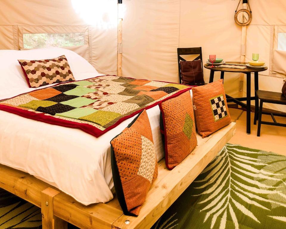 Taylor the Burt, Penuwch