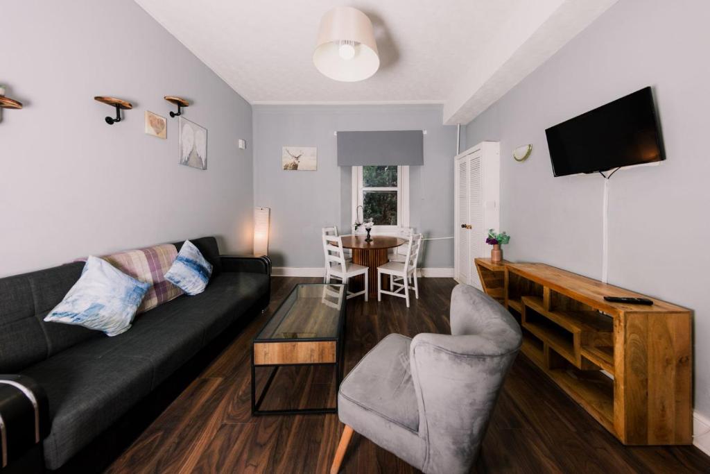 Cosy Central Apartment by the Meadows 8, Edimburgo