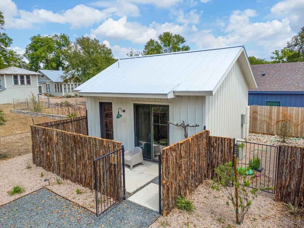 The Stables Suite One, Fredericksburg