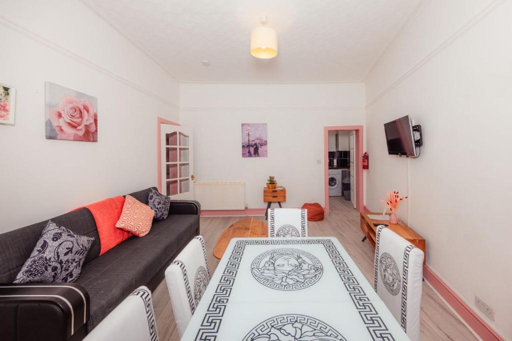 Cosy Central Apartment by the Meadows 11, Edinburgh