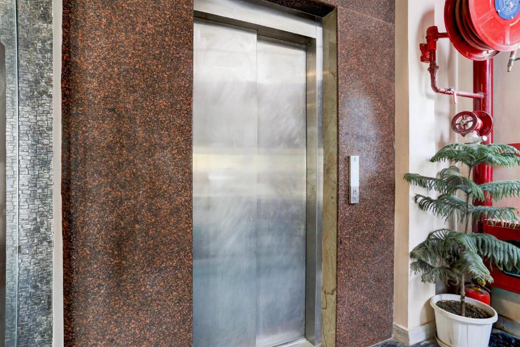 フロント・ロビー