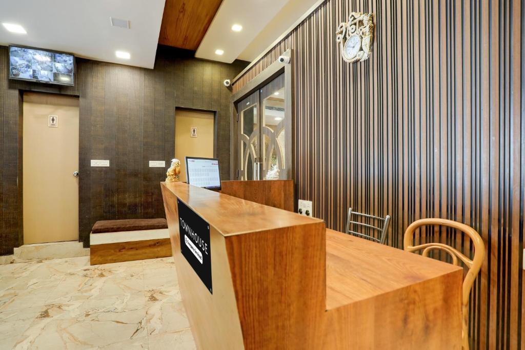 フロント・ロビー