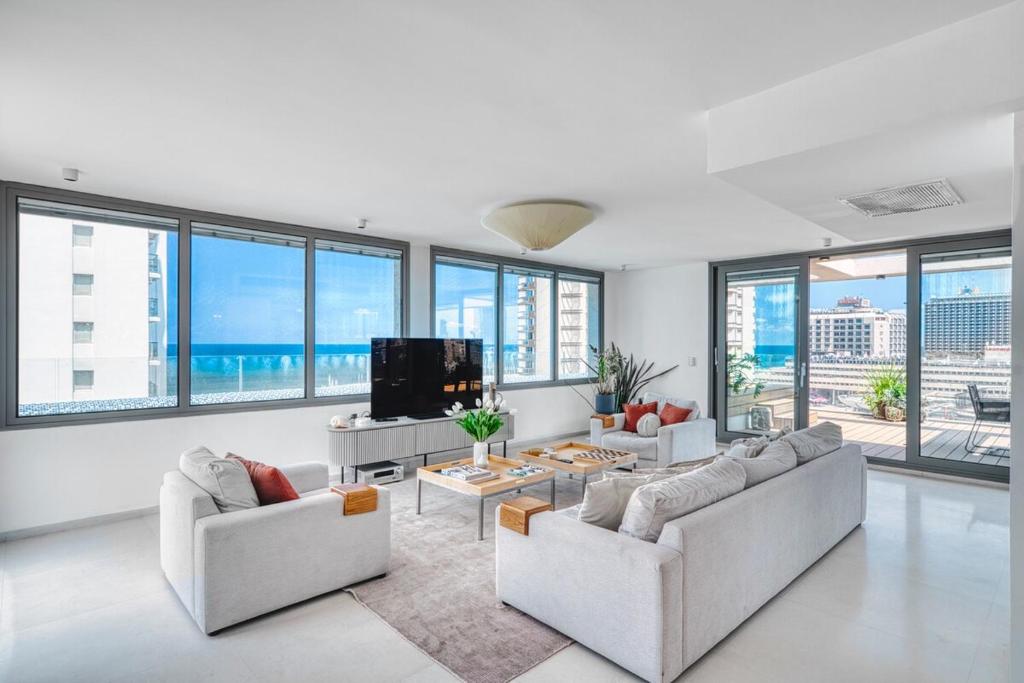 Hayarkon Private Pool - Sea View, Tel Aviv