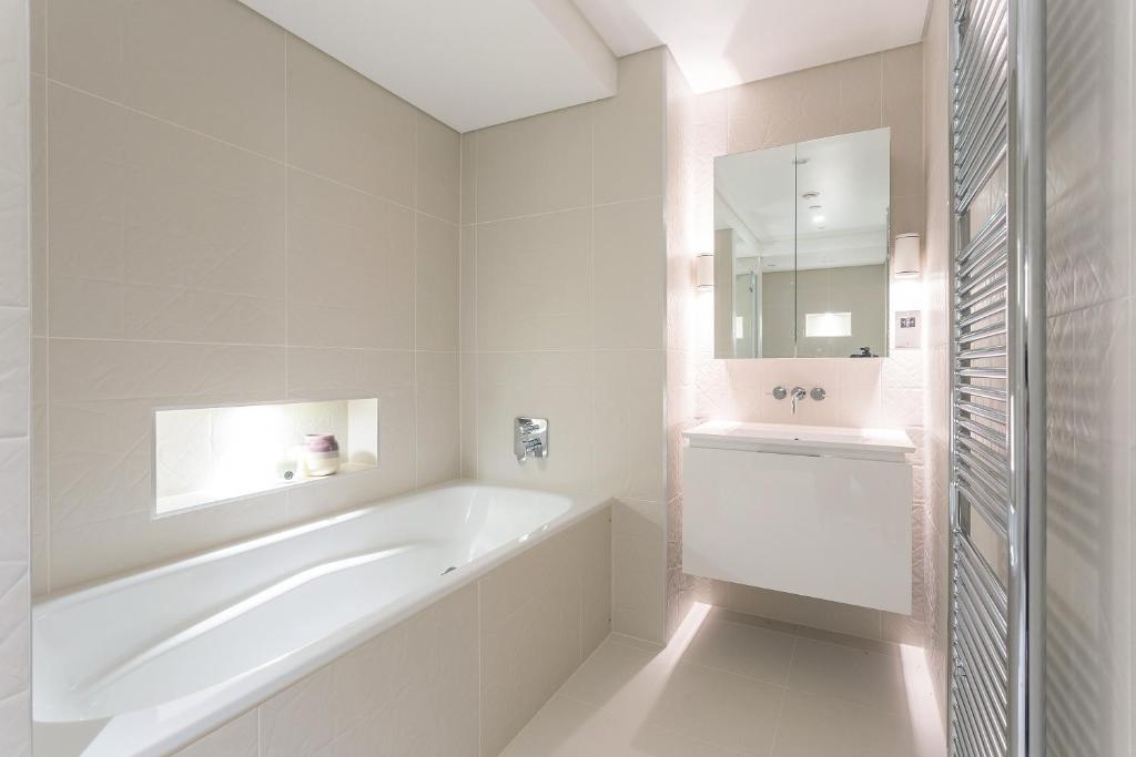 Urban Chic - Chiltern & Baker photo