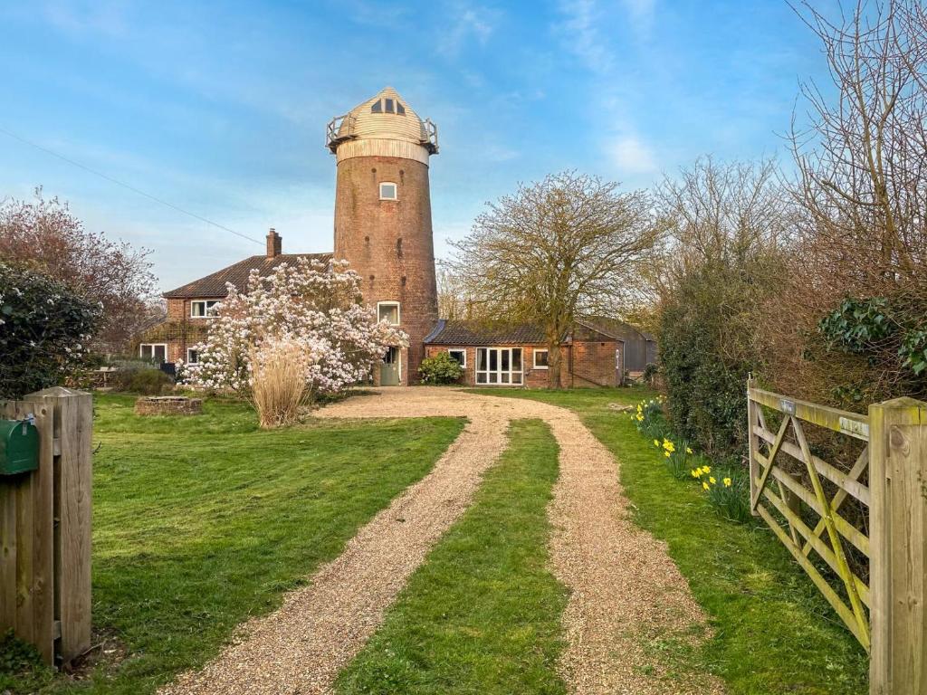 The Mill House, Hindolveston