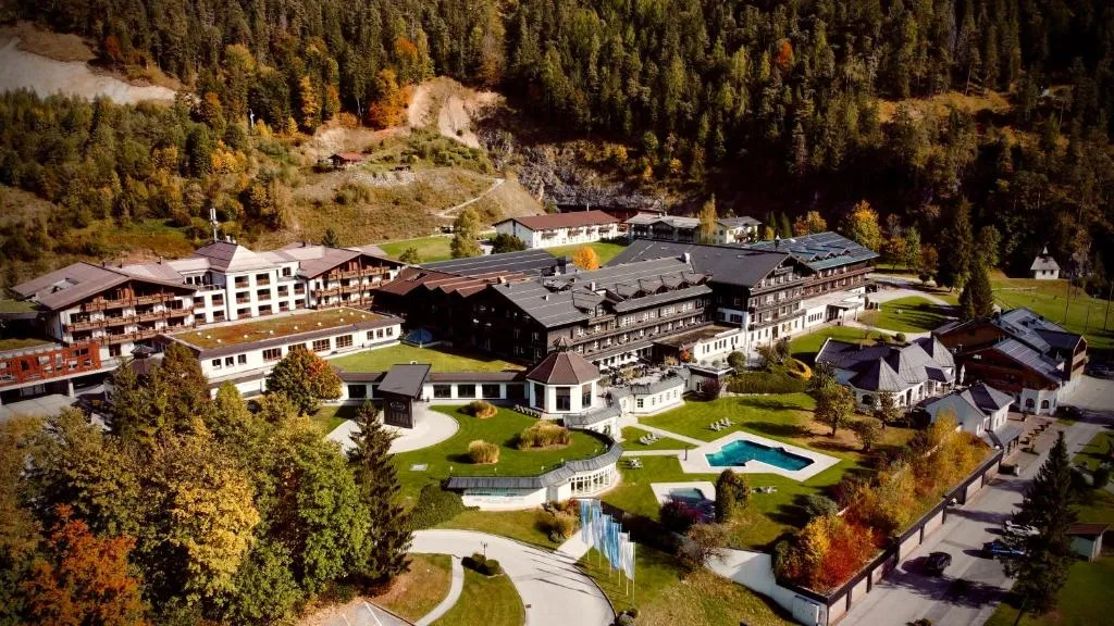Hotel Gut Brandlhof, hotel v destinaci Saalfelden am Steinernen Meer