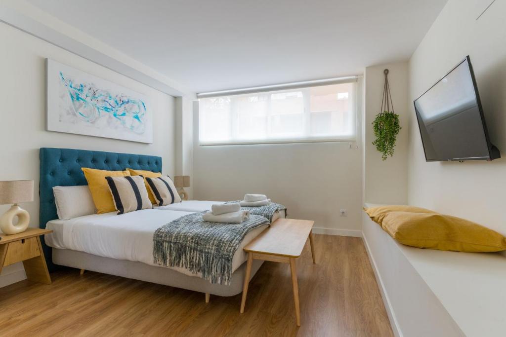 Modern and wide- 3Bd 25 Bth- Plaza Castilla - 1