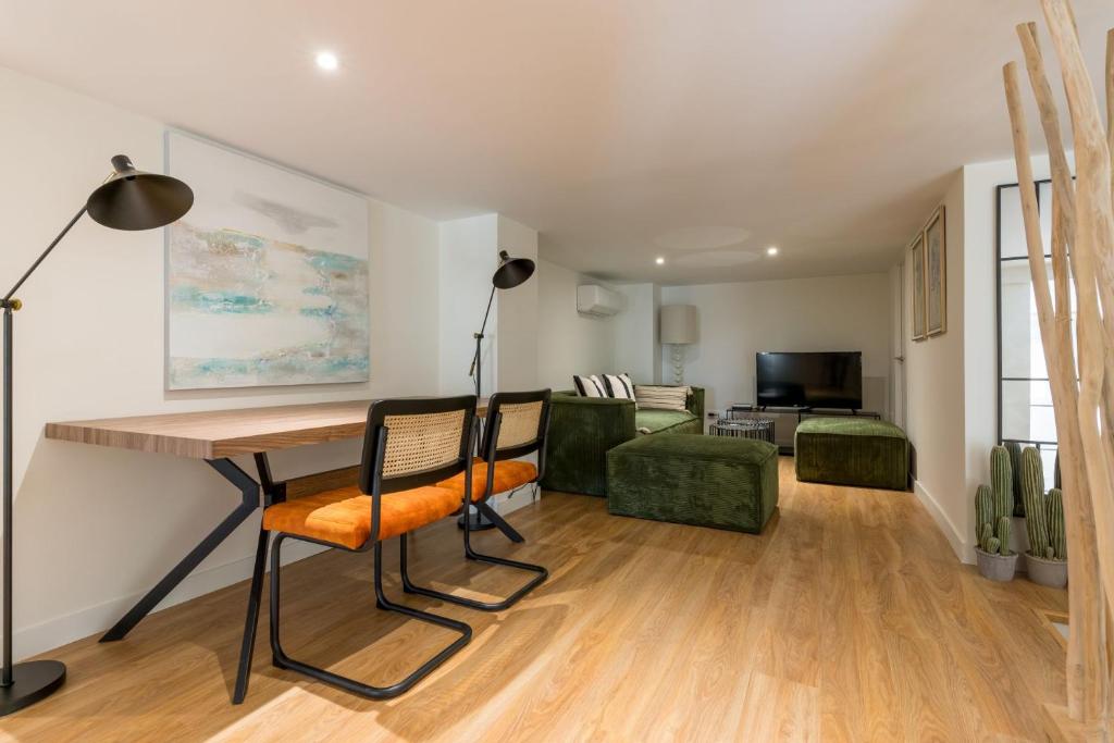 Modern and wide- 3Bd 25 Bth- Plaza Castilla - 2