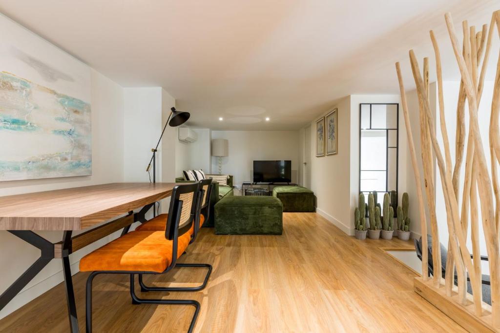 Modern and wide- 3Bd 25 Bth- Plaza Castilla - 3