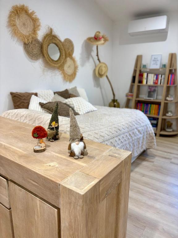 L'ESTANÒT est un charmant T2 de 45 M2 équipé d'une chambre en mezzanine ouverte et d'un vrai lit en 140 dans un large salon, une cuisine équipée, un parking privé, proche du centre thermal et des commerces - 4