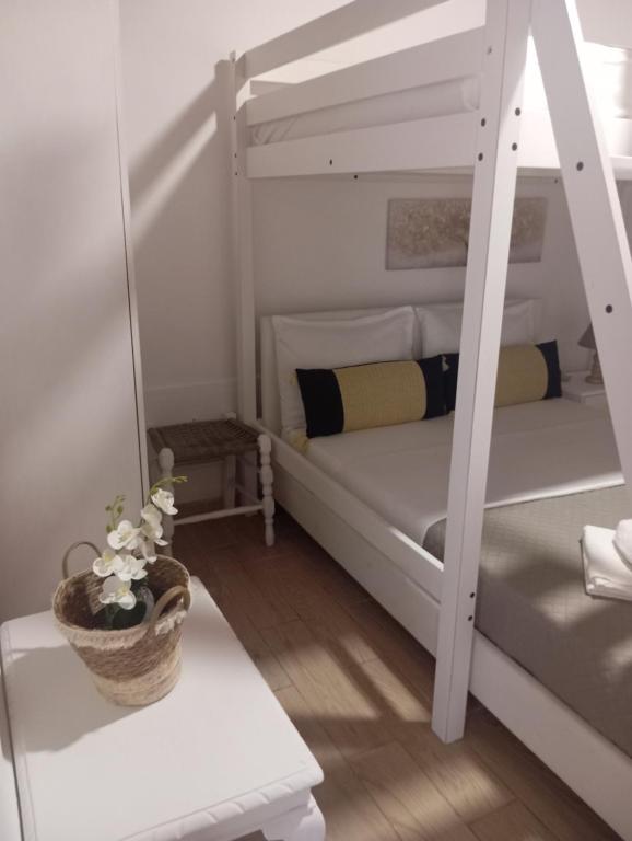 Alice apartment 2, Spetses