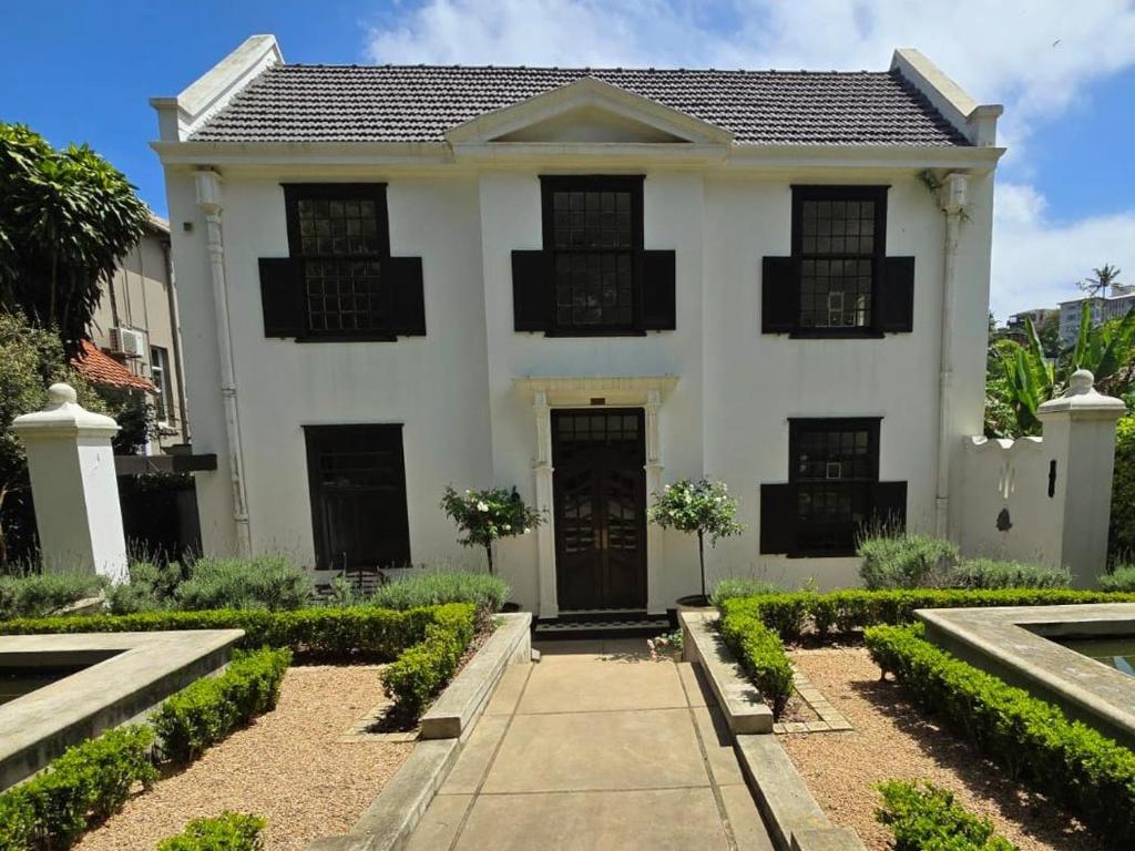 Isoyi on Innes, Durban